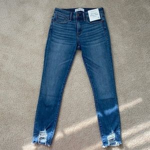 Abercrombie jeans Super Skinny Ankle, mid rise.